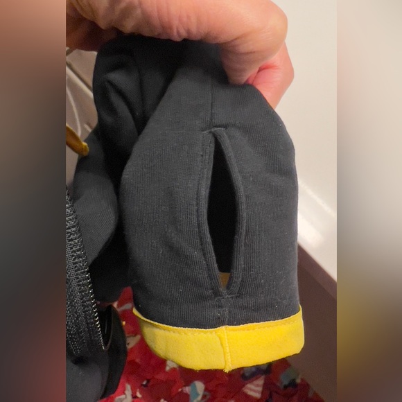 Preowned Nike lives strong black track jacket with hood size M & yellow t shirt - Picture 4 of 13